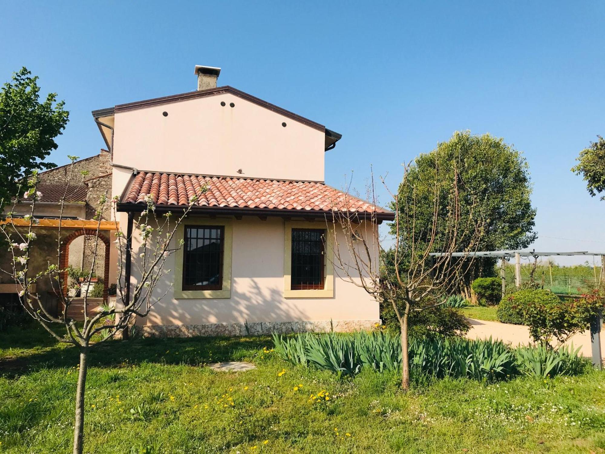Una Casa Di Campagna Dossobuono Exterior foto